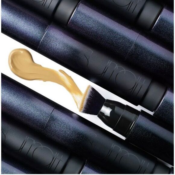 Surratt Surreal Skin™ Foundation Wand 6.5 Medium / Beige - Picture 3 of 4